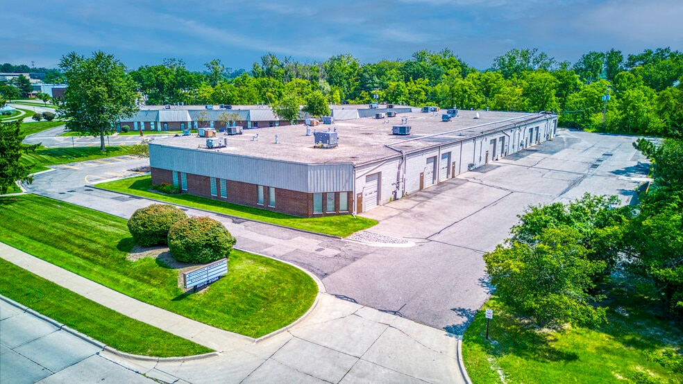 20978-21084 Bridge St, Southfield, MI à louer - Photo du bâtiment - Image 3 de 5