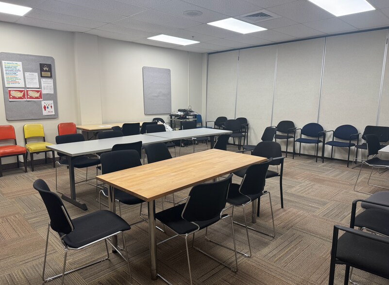 88-96 Industry Ave, Springfield, MA à louer - Photo du bâtiment - Image 3 de 5