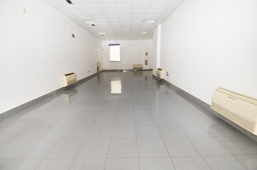 Retail in Salamanca, Salamanca for lease - Interior Photo - Image 1 of 44