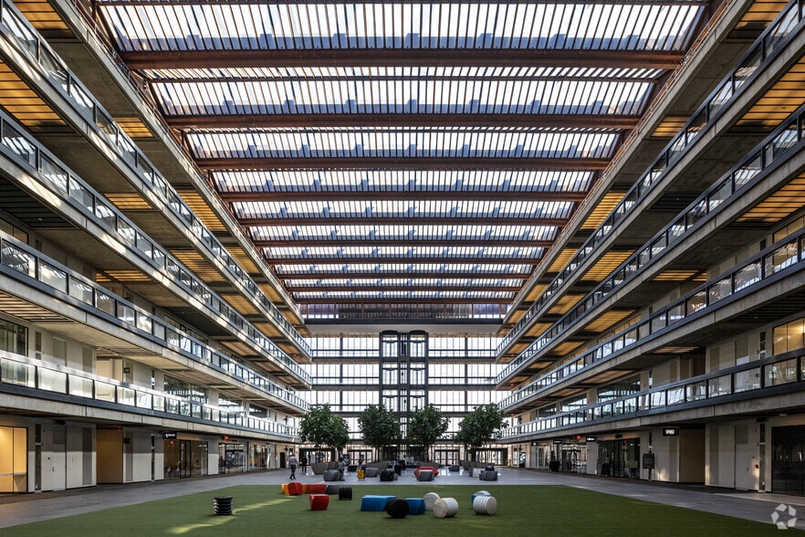 101 Crawfords Corner Rd, Holmdel, NJ for lease - Lobby - Image 3 of 17