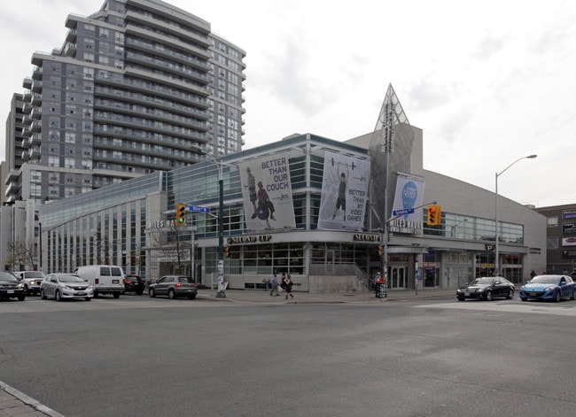 Plus de détails pour 750 Spadina Ave, Toronto, ON - Bureau à vendre