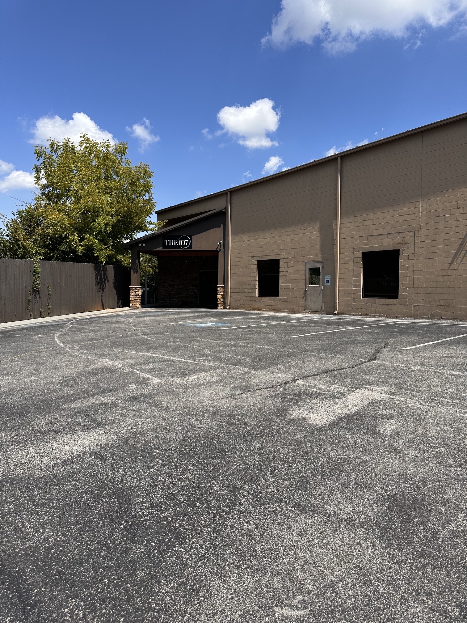 2255 Center St, Chattanooga, TN for lease Building Photo- Image 1 of 18