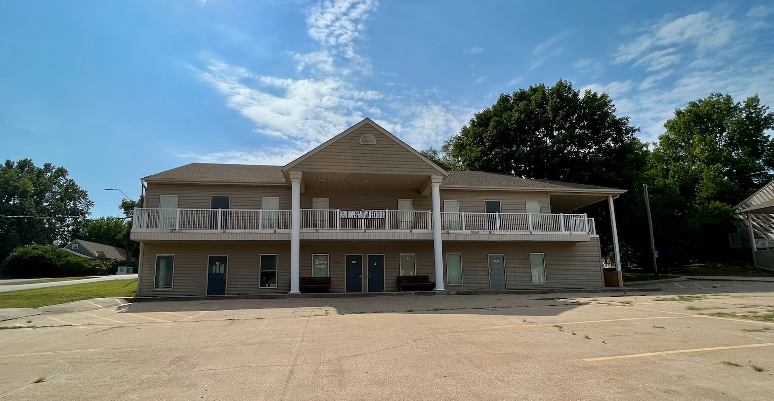 4370 N Oak Tfwy, Kansas City, MO for sale Building Photo- Image 1 of 1