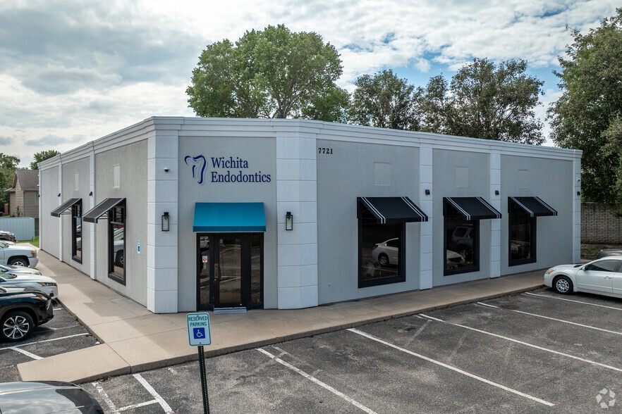 7721 W 21st St N, Wichita, KS for sale - Primary Photo - Image 1 of 4