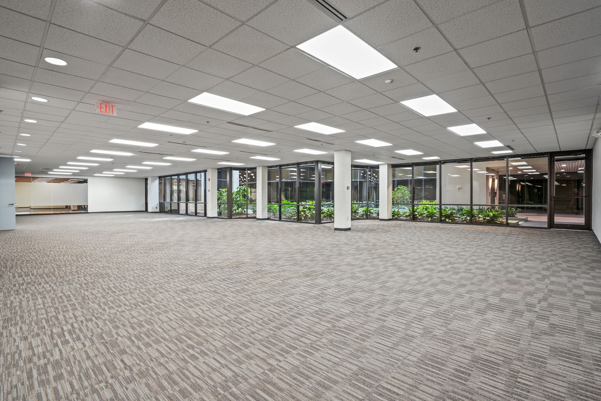 200 E Campus View Blvd, Columbus, OH for lease Interior Photo- Image 1 of 1