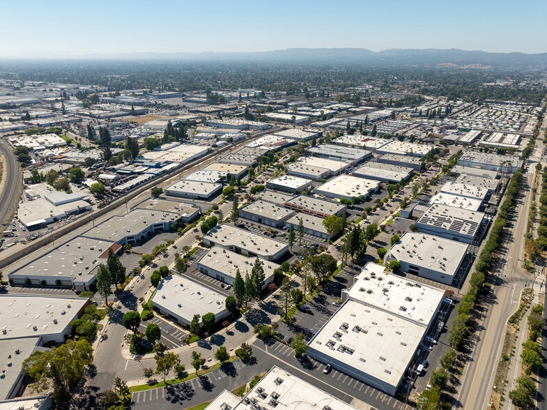 Northpark Industrial Portfolio portfolio of 7 properties for sale on LoopNet.ca - Building Photo - Image 3 of 8