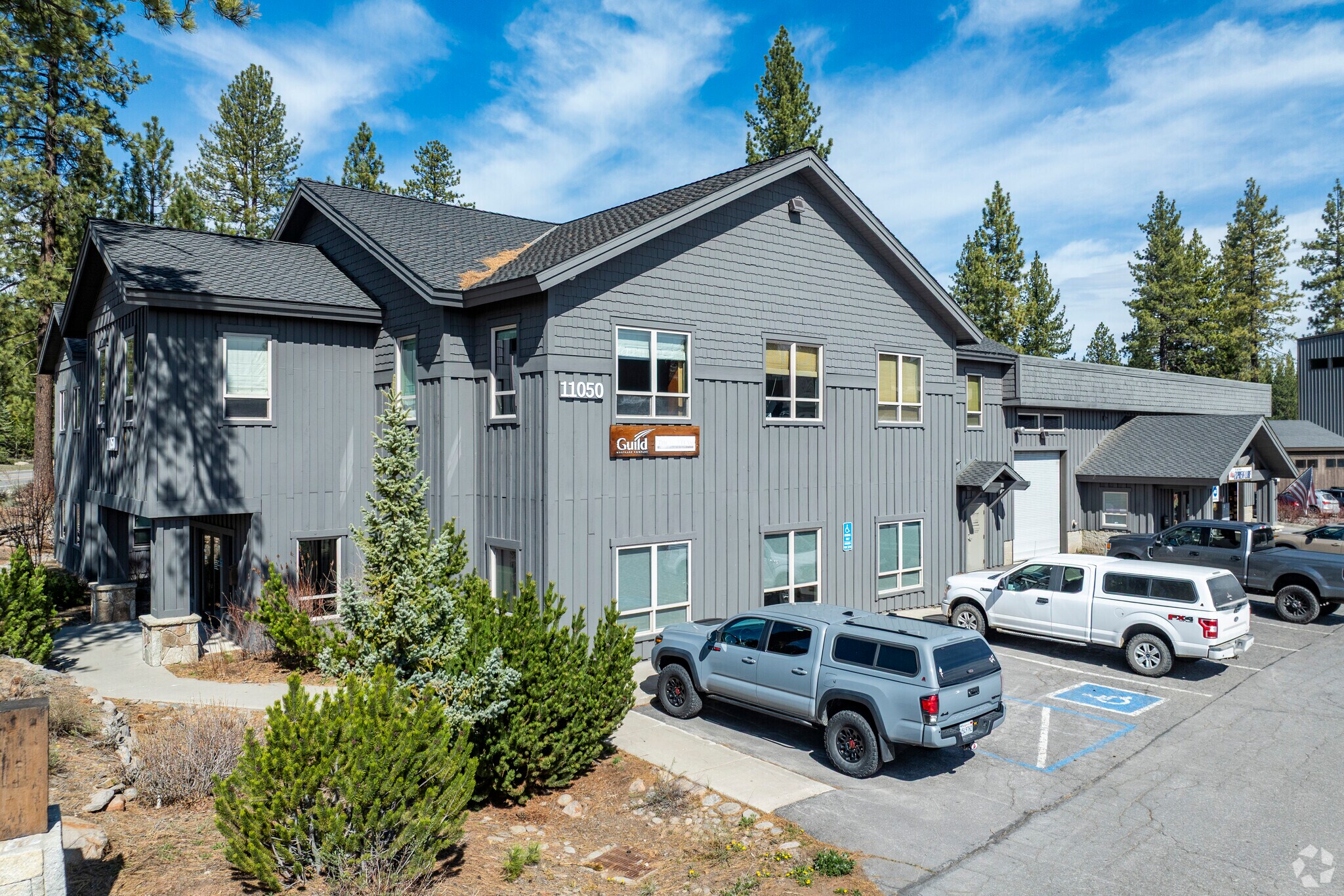 11050 Pioneer Trl, Truckee, CA for lease Primary Photo- Image 1 of 4
