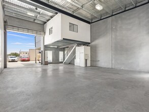 7 Hoyle Ave, Castle Hill for lease Interior Photo- Image 2 of 5