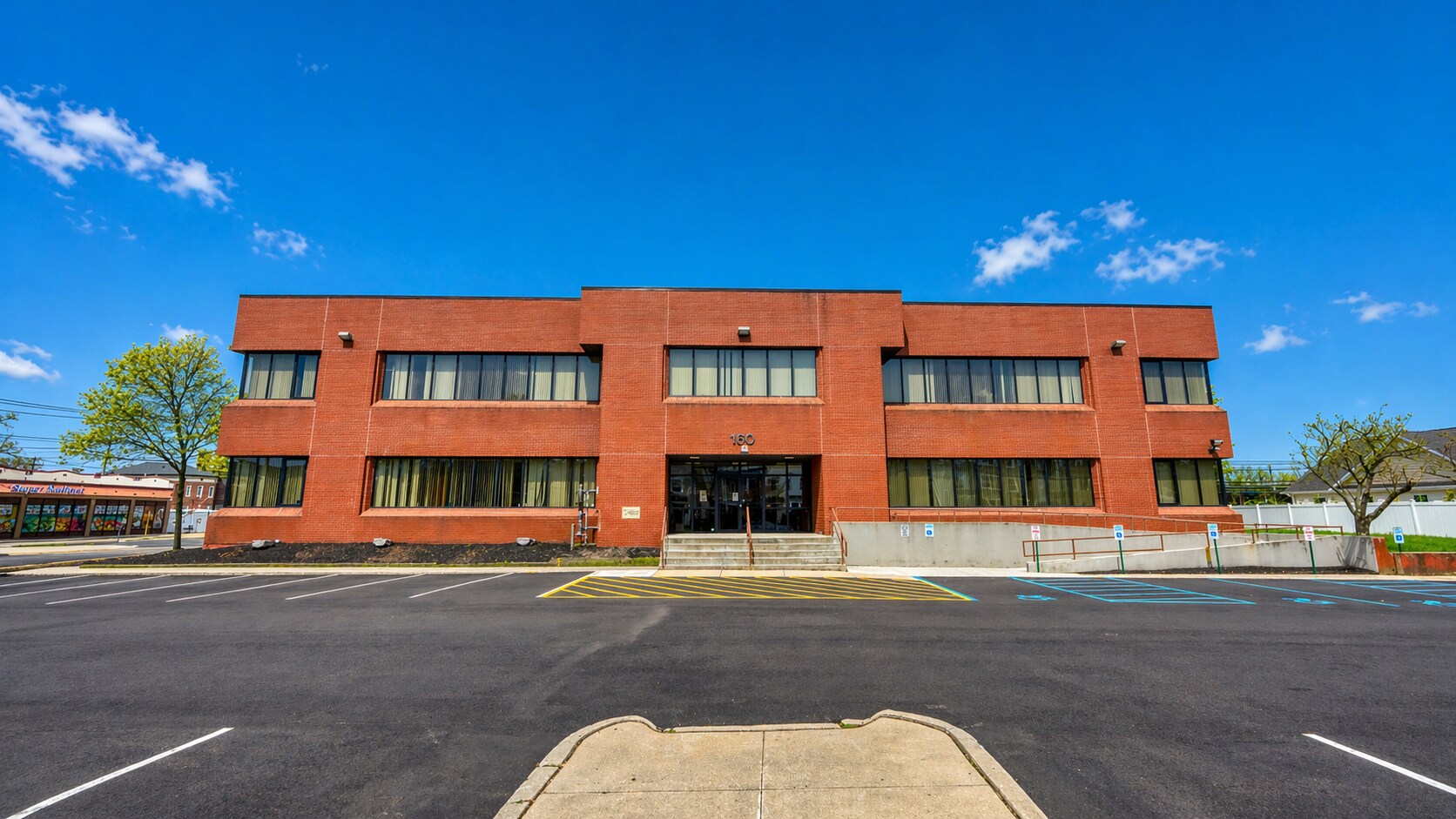 160 S Ocean Ave, Patchogue, NY à vendre Photo du bâtiment- Image 1 de 7