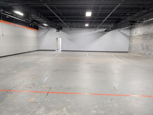 1208 Route 146, Clifton Park, NY à louer - Photo du bâtiment - Image 3 de 7