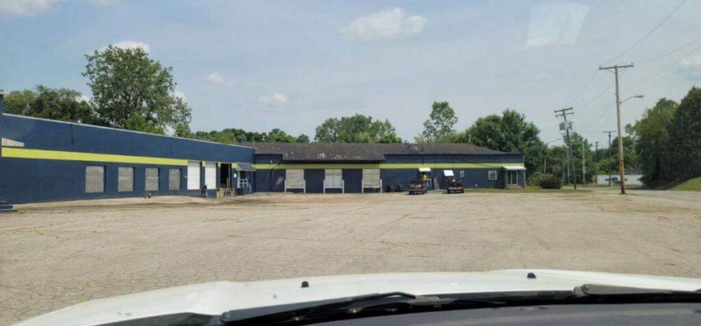 916 Burlington Ave, Muncie, IN for sale - Primary Photo - Image 1 of 4