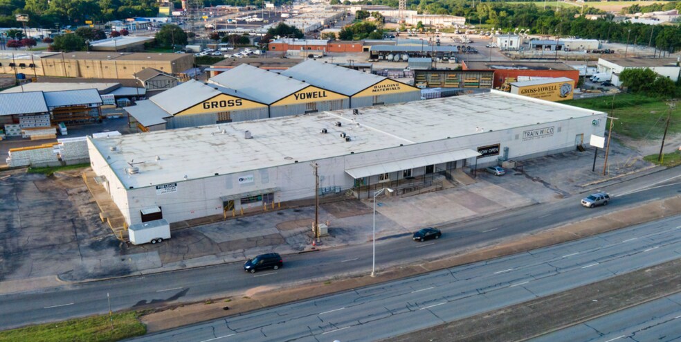 300 S Valley Mills Dr, Waco, TX à louer - Photo du bâtiment - Image 1 de 1