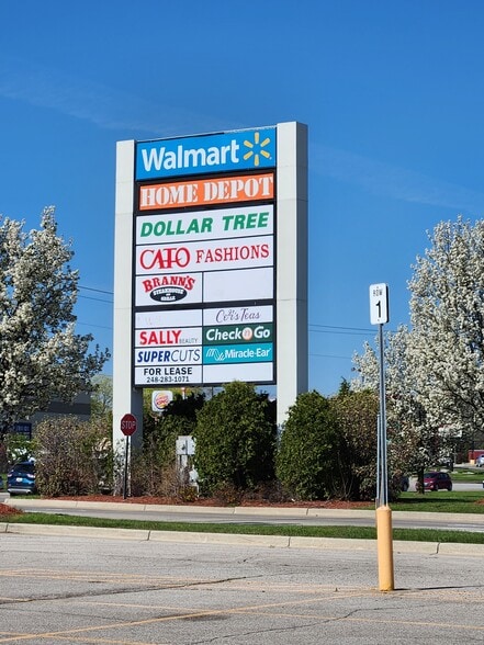 3900 State St, Bay City, MI à louer - Photo du bâtiment - Image 3 de 4