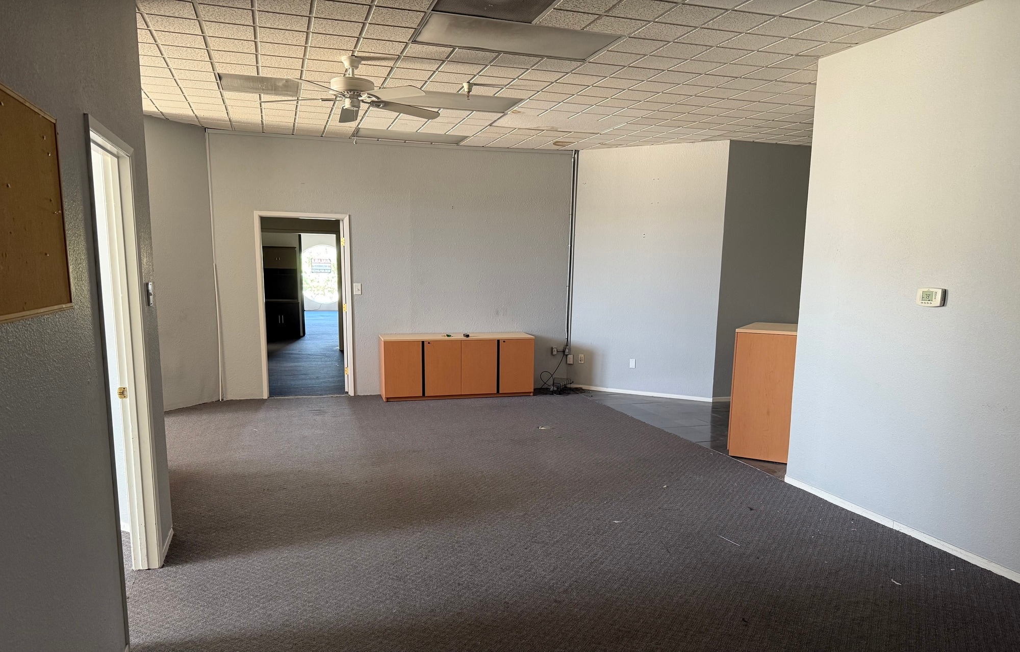 1420 W Kettleman Ln, Lodi, CA for lease Interior Photo- Image 1 of 10