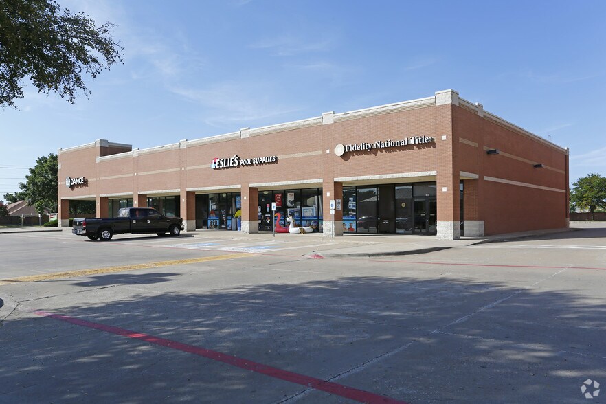 1802 Pleasant Valley Rd, Garland, TX for lease - Building Photo - Image 2 of 15