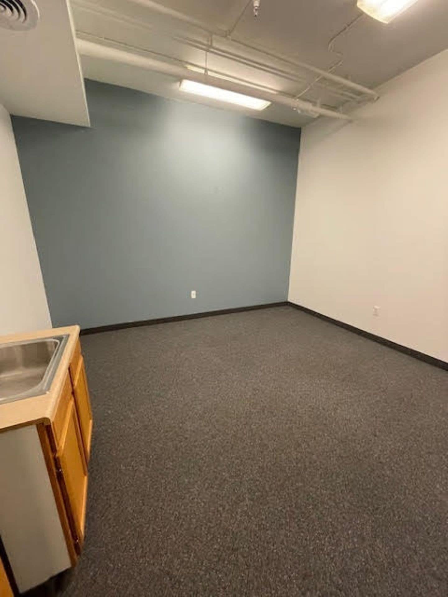 91 N Saginaw St, Pontiac, MI for lease Interior Photo- Image 1 of 4