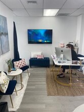 1111 SE Federal Hwy, Stuart, FL for lease Interior Photo- Image 2 of 4