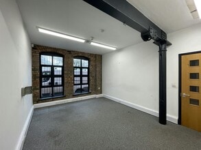 College Rd, Stoke On Trent for lease Interior Photo- Image 2 of 13
