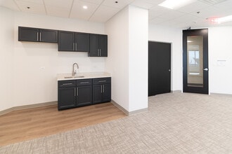 2800 S River Rd, Des Plaines, IL à louer Photo intérieure- Image 2 de 5