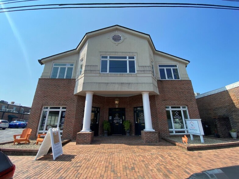 112 W Doty Ave, Summerville, SC à louer - Photo du bâtiment - Image 2 de 7