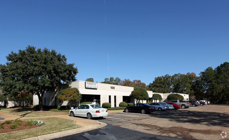 100 - 104 Business Park Dr, Ridgeland, MS for lease - Building Photo - Image 2 of 27