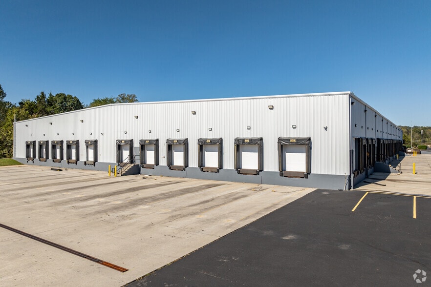 640 N Northpark Dr, Clinton, TN for lease - Building Photo - Image 3 of 8