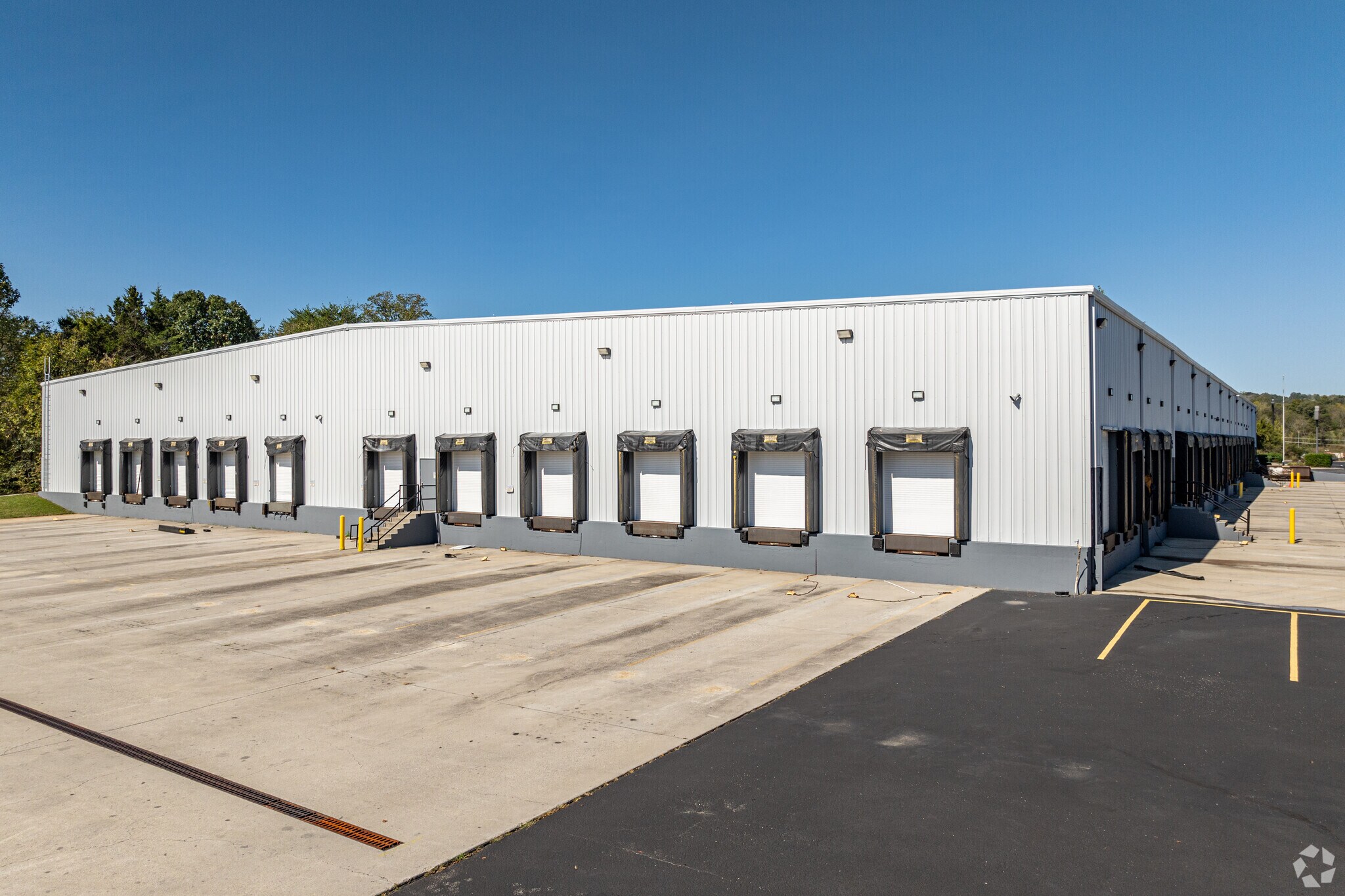 640 N Northpark Dr, Clinton, TN à louer Photo du bâtiment- Image 1 de 25