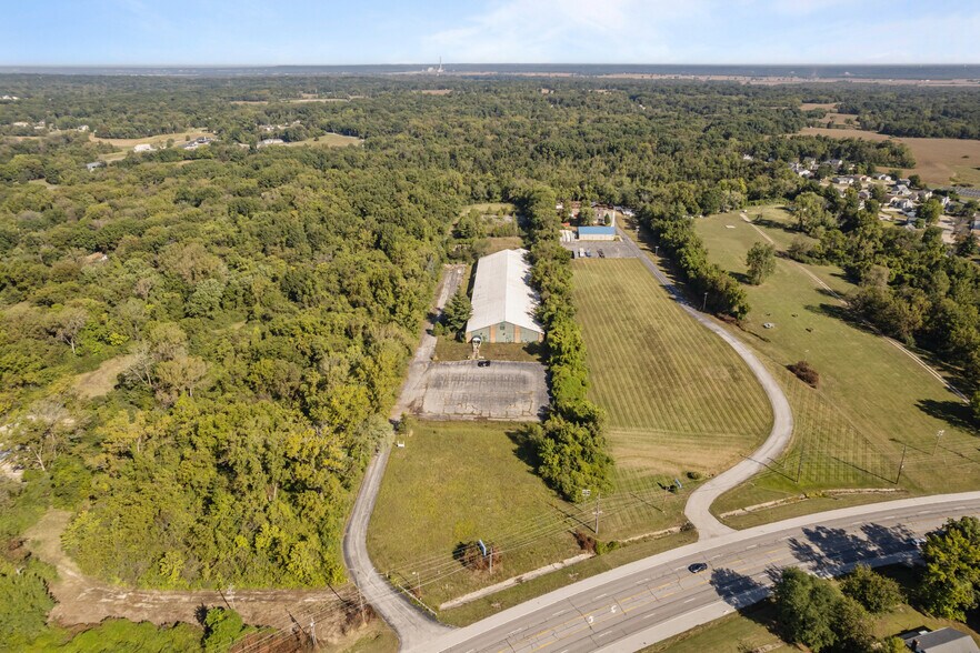 5105 N Lindbergh Blvd, Florissant, MO à vendre - Photo du bâtiment - Image 3 de 17