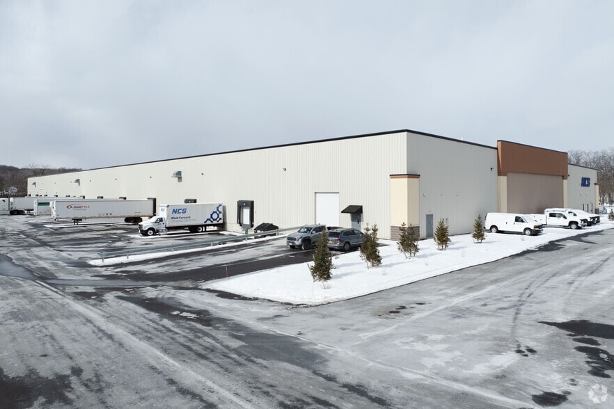 100 Cohoes Ave, Troy, NY for lease - Building Photo - Image 3 of 7