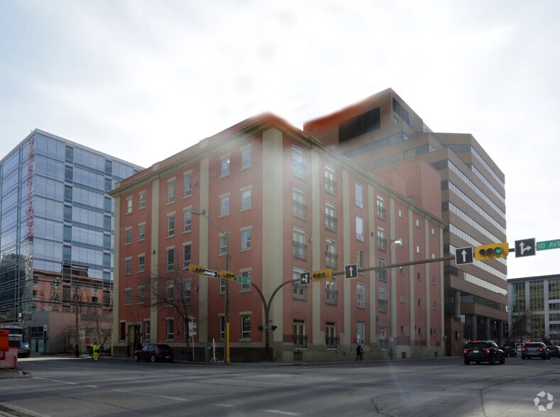 535 10th Ave SW, Calgary, AB à louer - Photo du bâtiment - Image 2 de 6