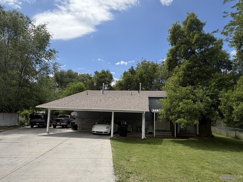 Seven Duplex Property Portfolio portfolio of 7 properties for sale on LoopNet.ca - Building Photo - Image 1 of 4