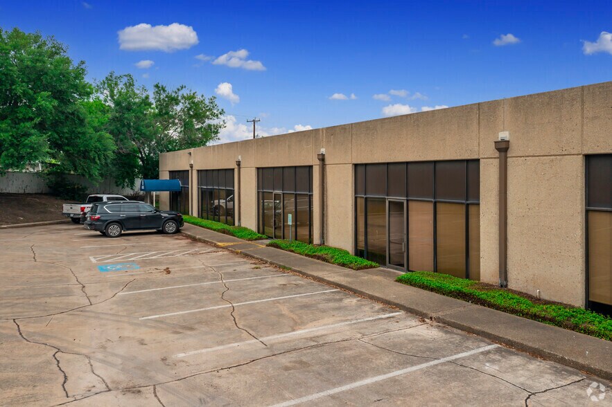 3201 Cherry Ridge St, San Antonio, TX à louer - Photo du bâtiment - Image 2 de 12