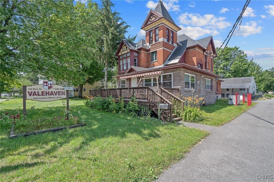 128 Main St, Camden, NY à vendre - Photo principale - Image 1 de 37