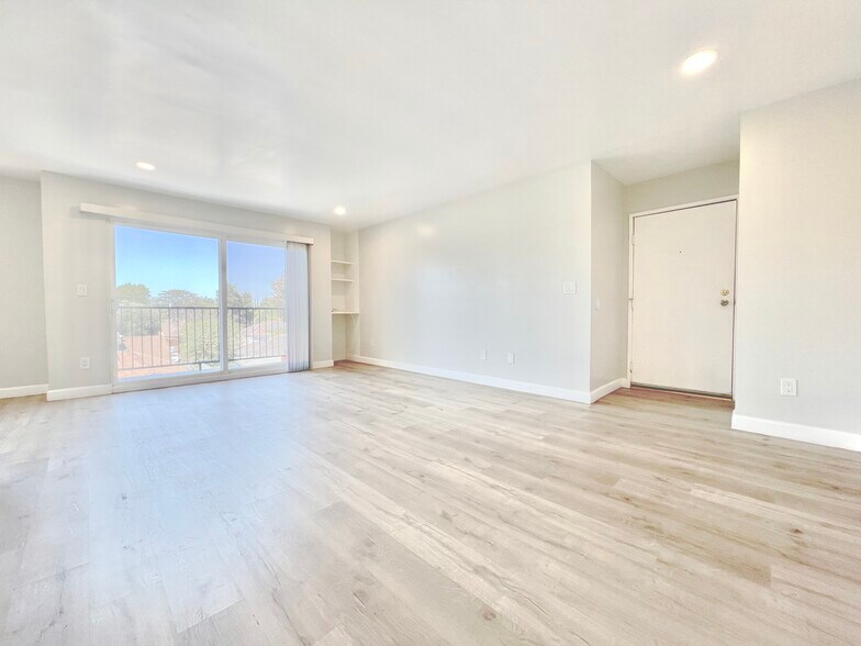 7437 Haskell Ave, Van Nuys, CA à vendre - Photo du bâtiment - Image 3 de 20