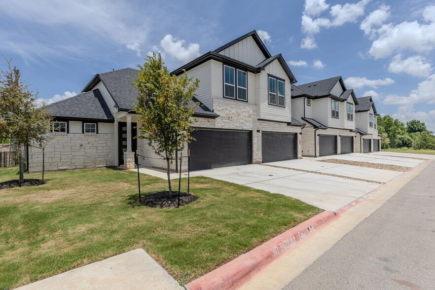 2600 Gattis School Rd, Round Rock, TX for sale - Building Photo - Image 3 of 81