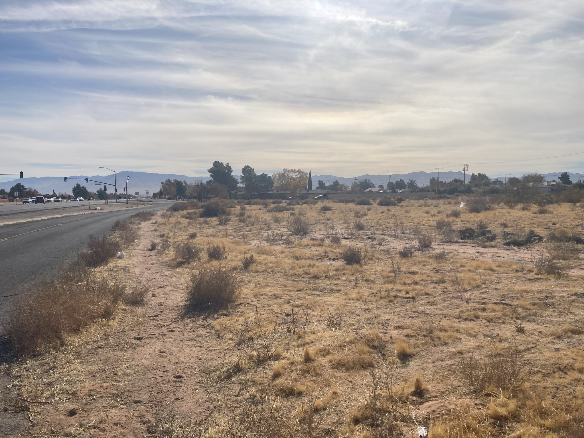 Outer Hwy 18 @ Navajo, Apple Valley, CA for sale Primary Photo- Image 1 of 1