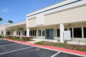 110-210 Wilshire Blvd, Casselberry, FL for lease Building Photo- Image 1 of 6