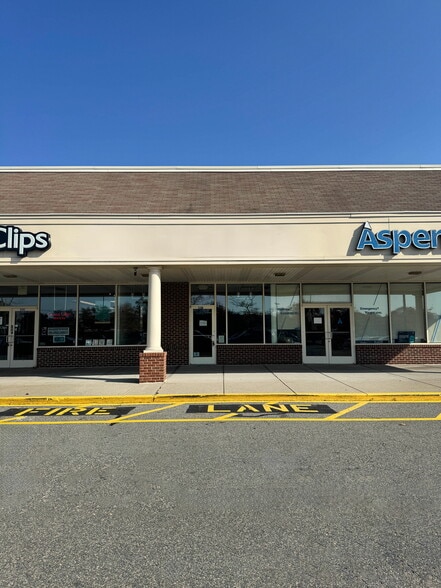 1 Faunce Corner Rd, Dartmouth, MA for lease - Building Photo - Image 3 of 8