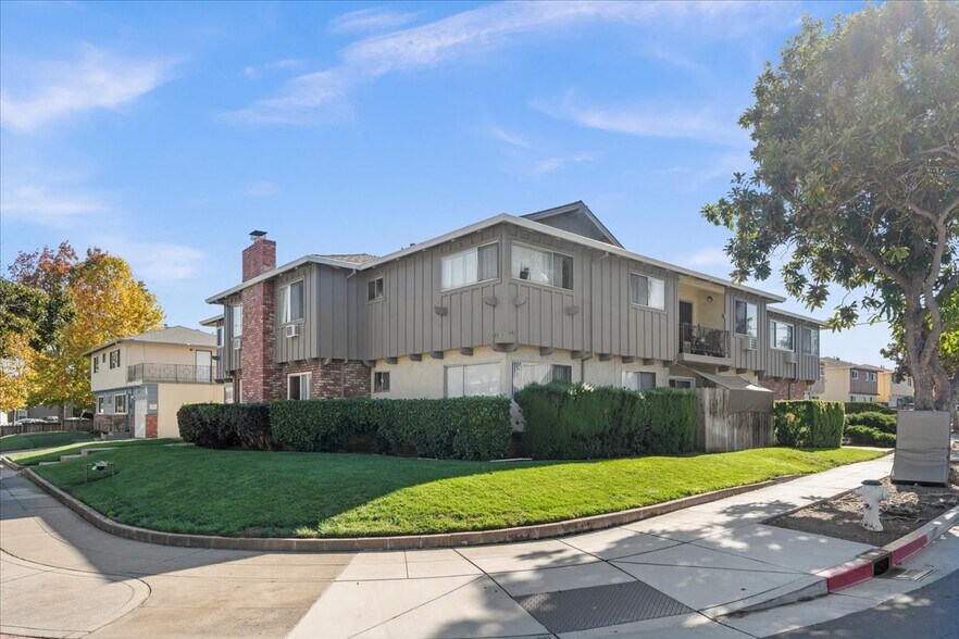 642 Kirkland Dr, Sunnyvale, CA à vendre - Photo du bâtiment - Image 1 de 15