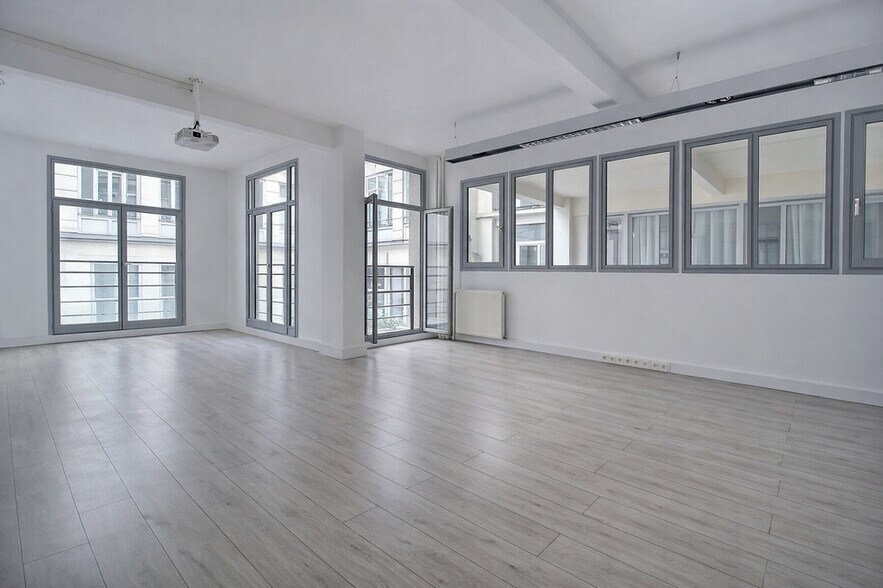 15 Rue Martel, Paris à vendre - Photo du bâtiment - Image 2 de 6