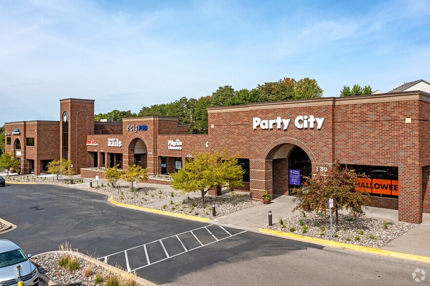 800-960 W 78th St W, Chanhassen, MN for lease - Primary Photo - Image 1 of 8