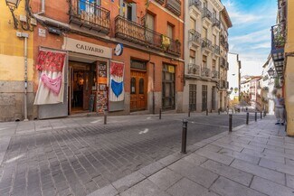 Plus de détails pour Multi-résidentiel à vendre