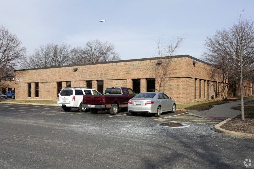 5507 N Cumberland Ave, Chicago, IL for sale - Building Photo - Image 3 of 12