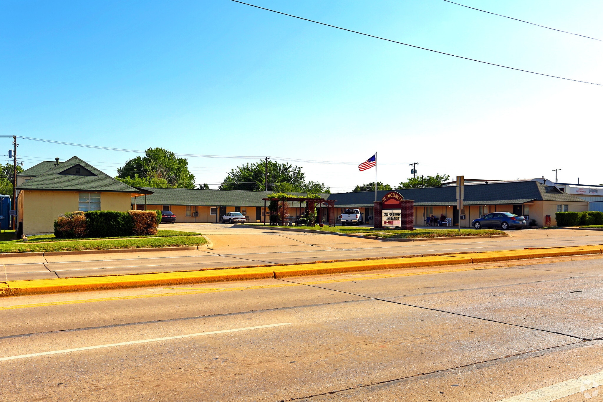 925 W Main St, Yukon, OK for sale Primary Photo- Image 1 of 31