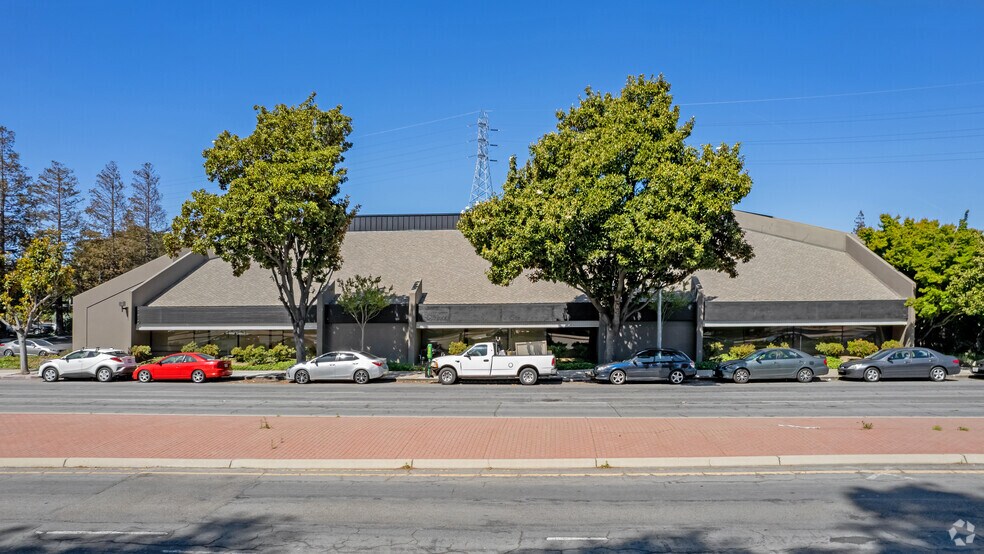 1475 S Bascom Ave, Campbell, CA à louer - Photo du bâtiment - Image 2 de 7