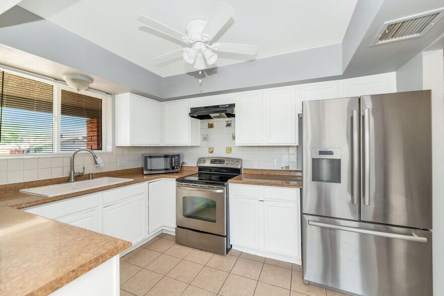 316 E Vogel Ave, Phoenix, AZ à vendre - Photo du bâtiment - Image 1 de 69