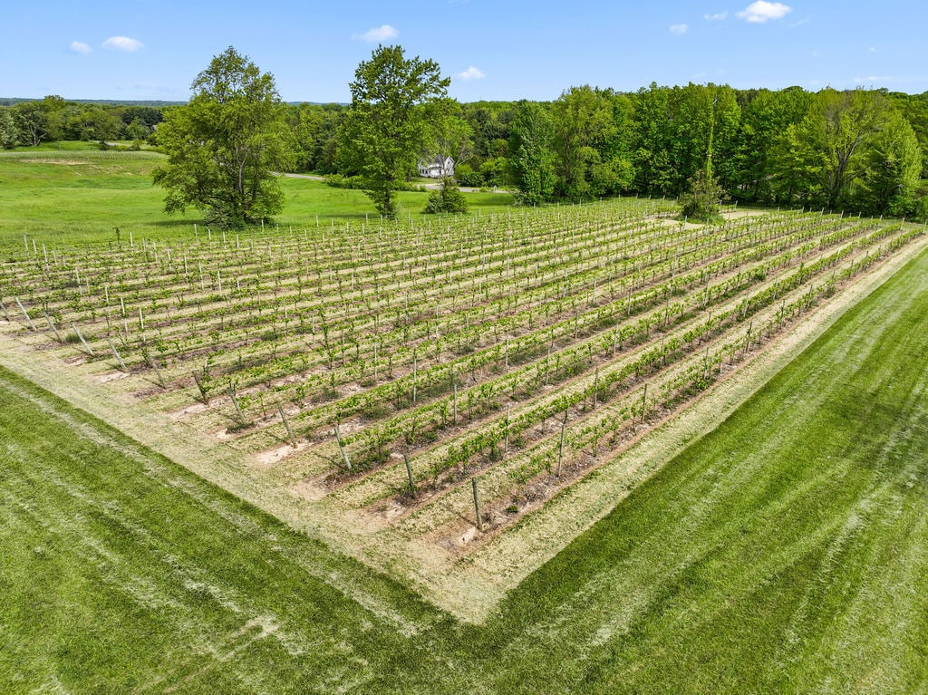 438 E SNOW Rd, Baroda, MI for sale Primary Photo- Image 1 of 6