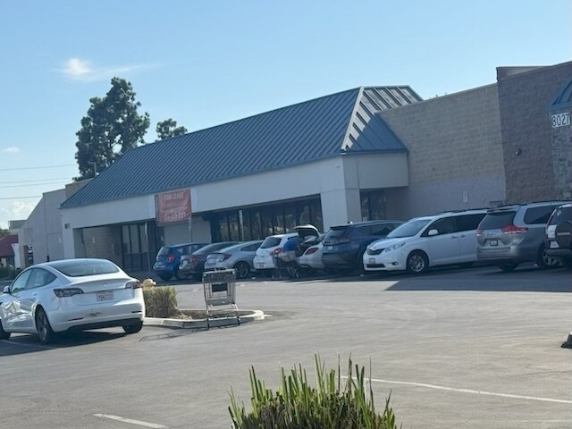 8001 West Ln, Stockton, CA à vendre - Photo du bâtiment - Image 1 de 11