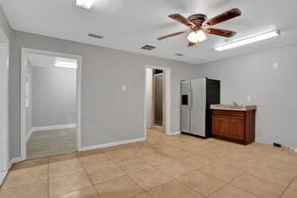 1500-1526 Industrial Blvd, Jacksonville, FL for lease Interior Photo- Image 2 of 9