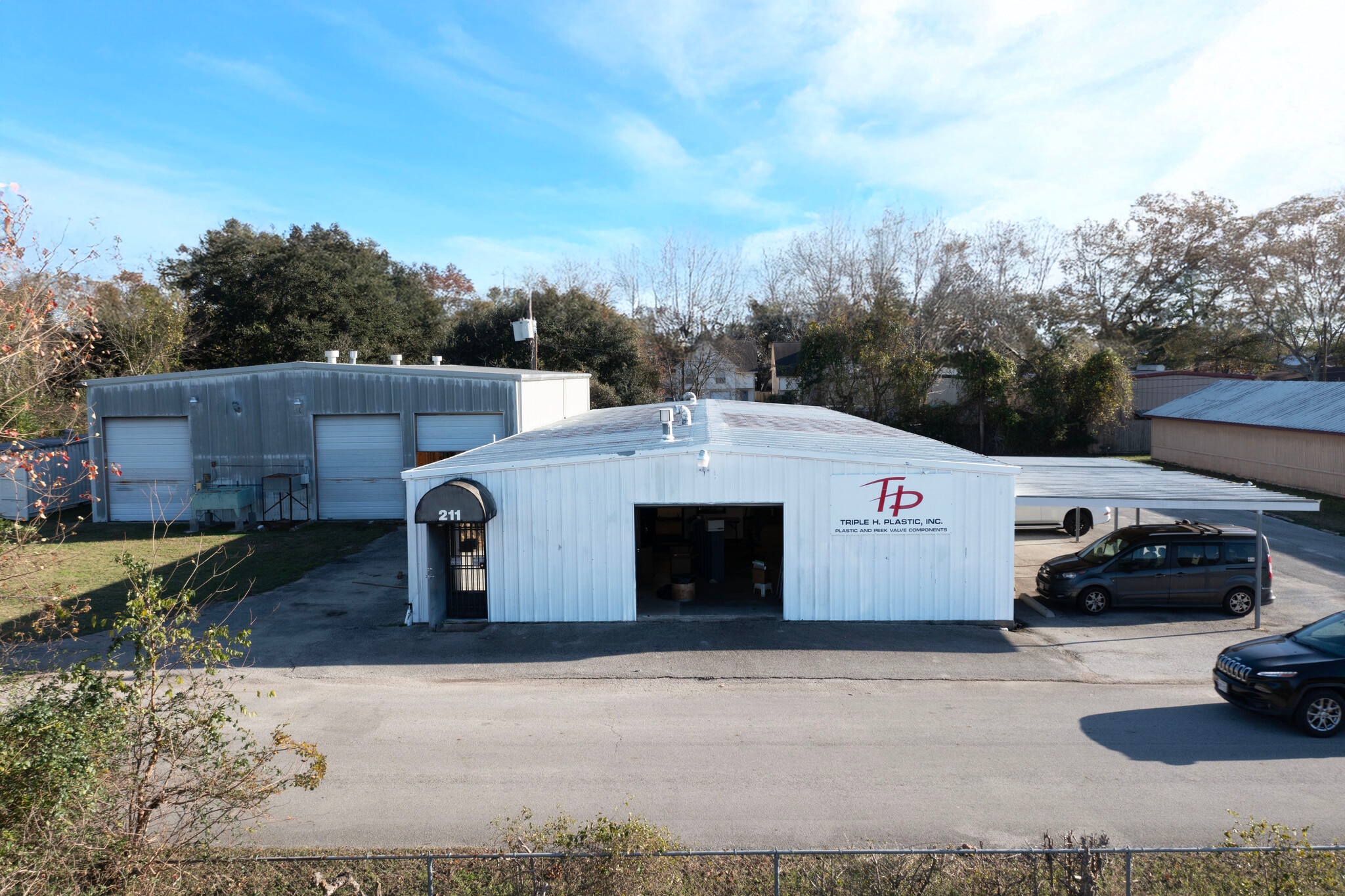 211 Carrell St, Tomball, TX à louer Photo du bâtiment- Image 1 de 5